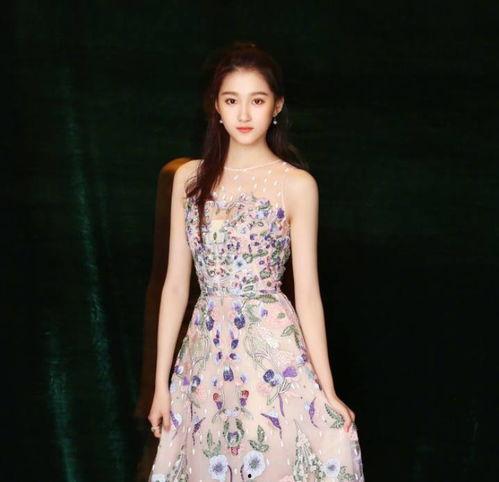 吃瓜娱乐圈关晓彤,娱乐圈的青春女神与成长之路